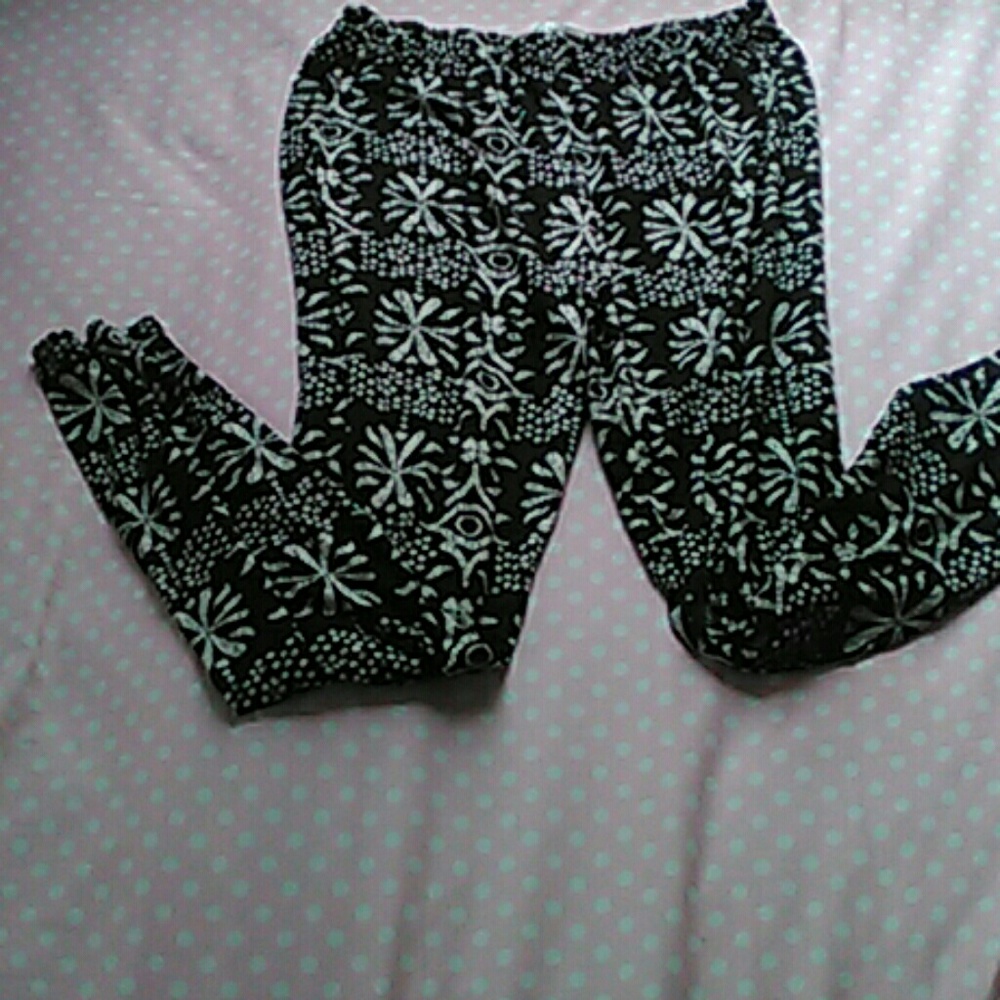 Multi patterned leggings